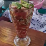 Cóctel de camarón, pulpo, ostión