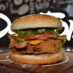 DEU FOME CHIKEN BACON