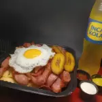 SALCHIPAPA A LO POBRE
