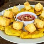 Tostones con Queso