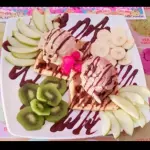 Waffles Con Helado y frutas