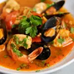 Cazuela de Mariscos y Pescado.