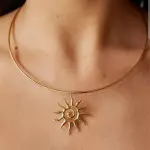 Gargantilla con dije de sol Inox