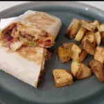 Roll Criollo + Papas Horneadas