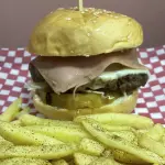 Hamburguesa hawaiana