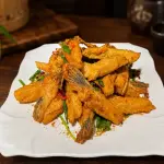 ALETAS DE PESCADO SALTEADAS 椒盐鱼翅