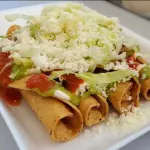 FLAUTAS DE POLLO