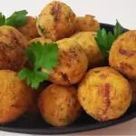 Bolinho de Mandioca c/ Carne Seca
