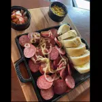 Calabresa Acebolada