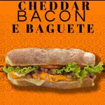 pao com bacon e cheddar na baguete