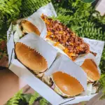 4X BURGUINHO + FRITAS BACON CHEDDAR