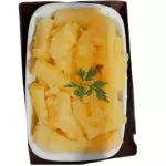 Mandioca cozida na manteiga caseira