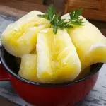 PORCIÓN DE YUCA SANCOCHADA