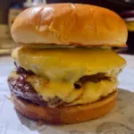 Cheeseburguer duplo