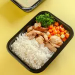 (P) Frango com Arroz e Legumes