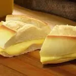 Pão na chapa com Queijo