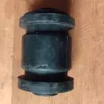 Buje de parrilla delantero pequeño