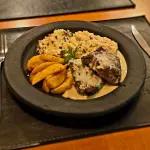 FILÉ MIGNON AO MOLHO DE GORGONZOLA