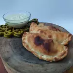 Empanada de Calabresa com queijo