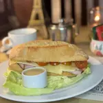 Sandwich jamón (17hrs a 19:30hrs)