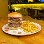 BURGER TRIPLE M