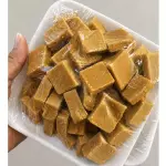 Doce de leite em pedaços com coco