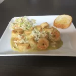 CAMARONES EN CREMA DE CILANTRO