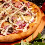 PIZZA Á MODA DA CASA