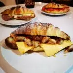 Croissant fricase de pollo
