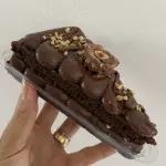 Fatia de brownie ferrero