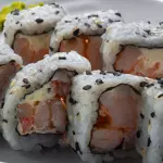 Roll uramaki de Camarão 10 und