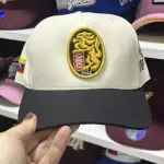 Gorra leones beige curva