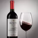 Botella de vino de la casa