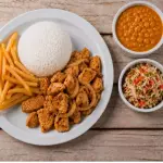 FILÉ DE FRANGO EM TIRAS COM FRITAS