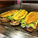 Patacón mega