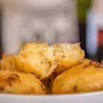 BOLINHO DE BACALHAU
