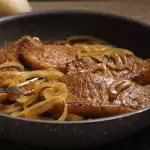 Bife de boi Acebolado